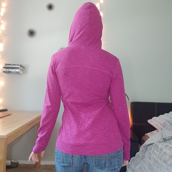 Wildberry half zip hoodie w thumb holes and front kangaroo pocket - Picture 4 of 8